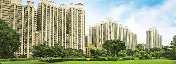 apartments in the center in delhi Dlf Capital Greens